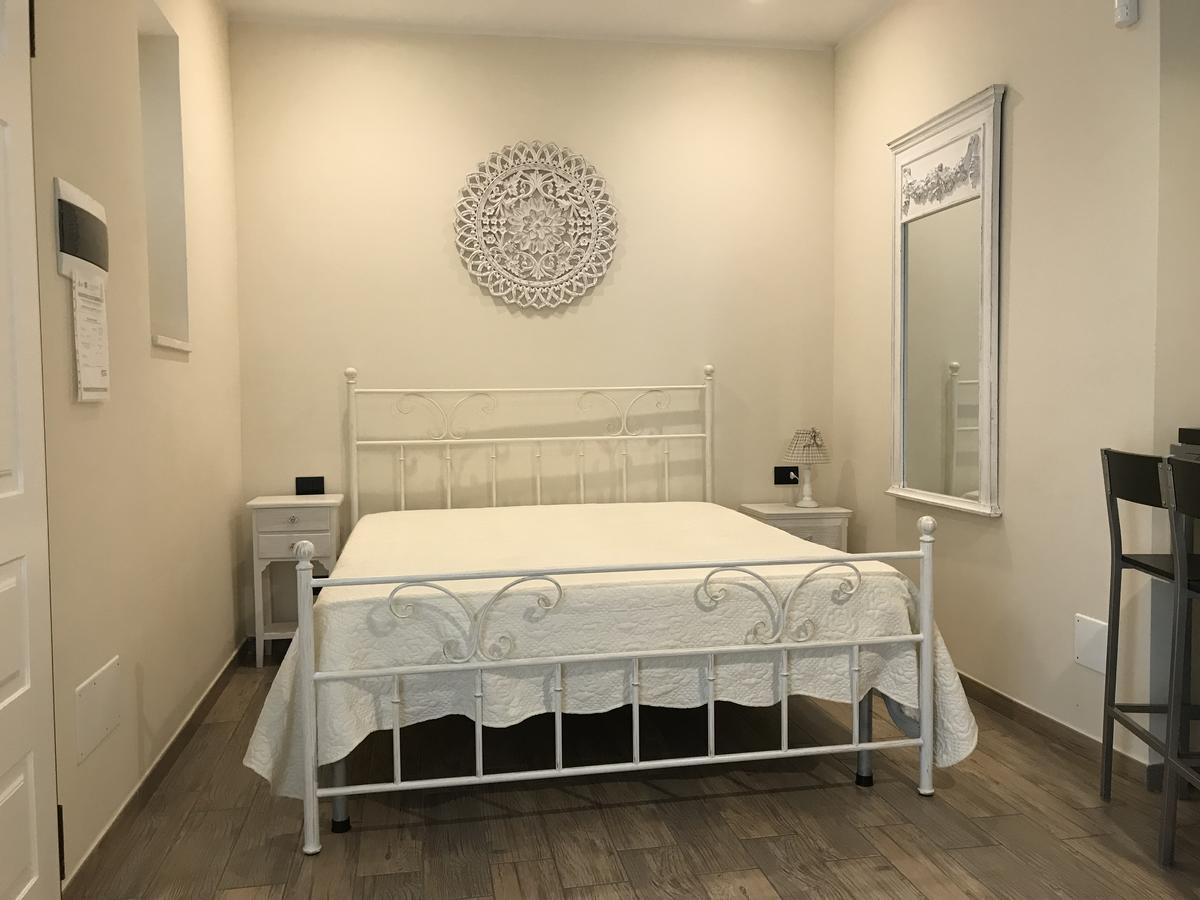 Bed And Breakfast Sun Wine 塔兰托 外观 照片